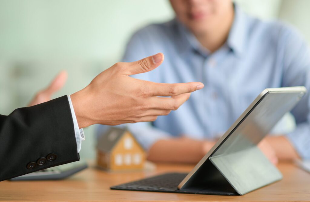 como prospectar clientes para corretora de seguros
